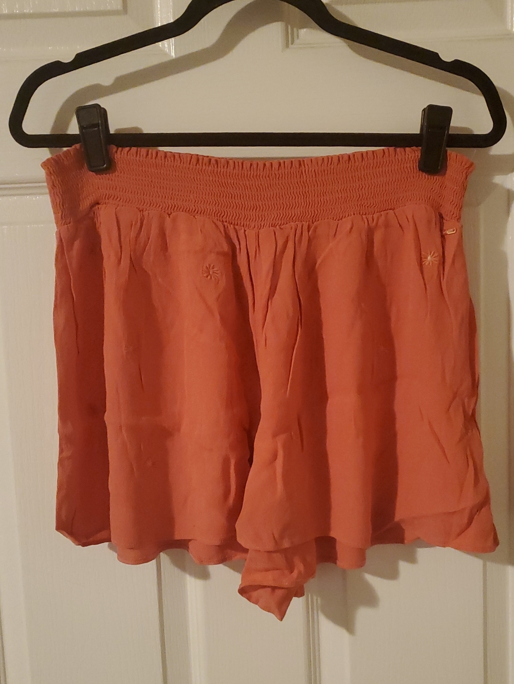 PINK Victoria's Secret Coral Smocked-Waist Skort